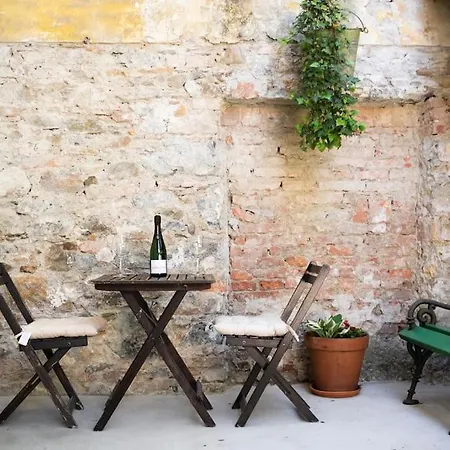 Jerry'S Old Town Garden Apartment Ljubljana Exterior photo
